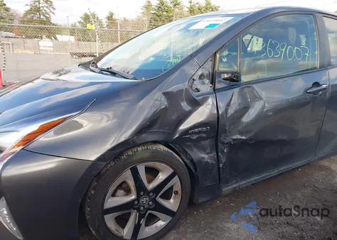 2017 Toyota Prius Three Touring z USA, uszkodzony, nr VIN JTDKARFU7H3034113